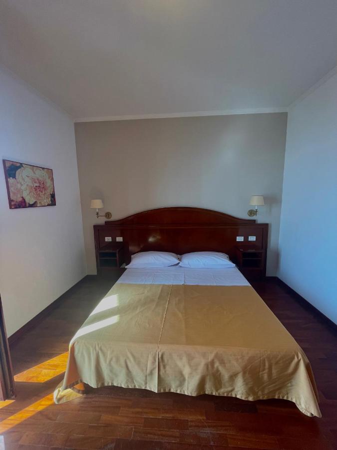 Hotel La Lampara Reggio di Calabria Exteriör bild