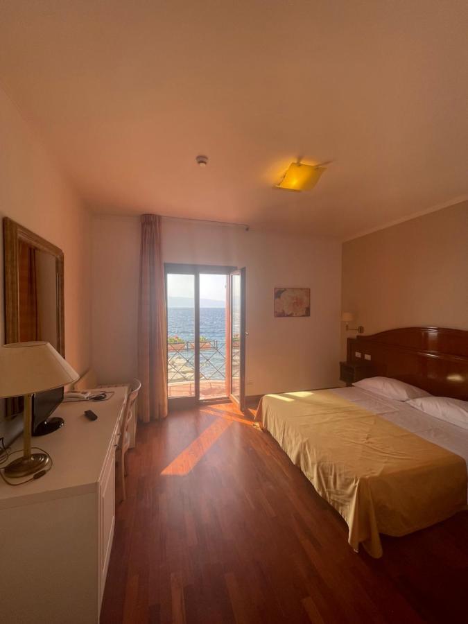 Hotel La Lampara Reggio di Calabria Exteriör bild